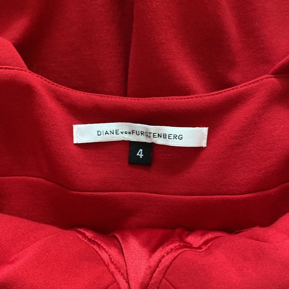 Red Diane von Furstenberg sheath dress, size 4 - Picture 7 of 7